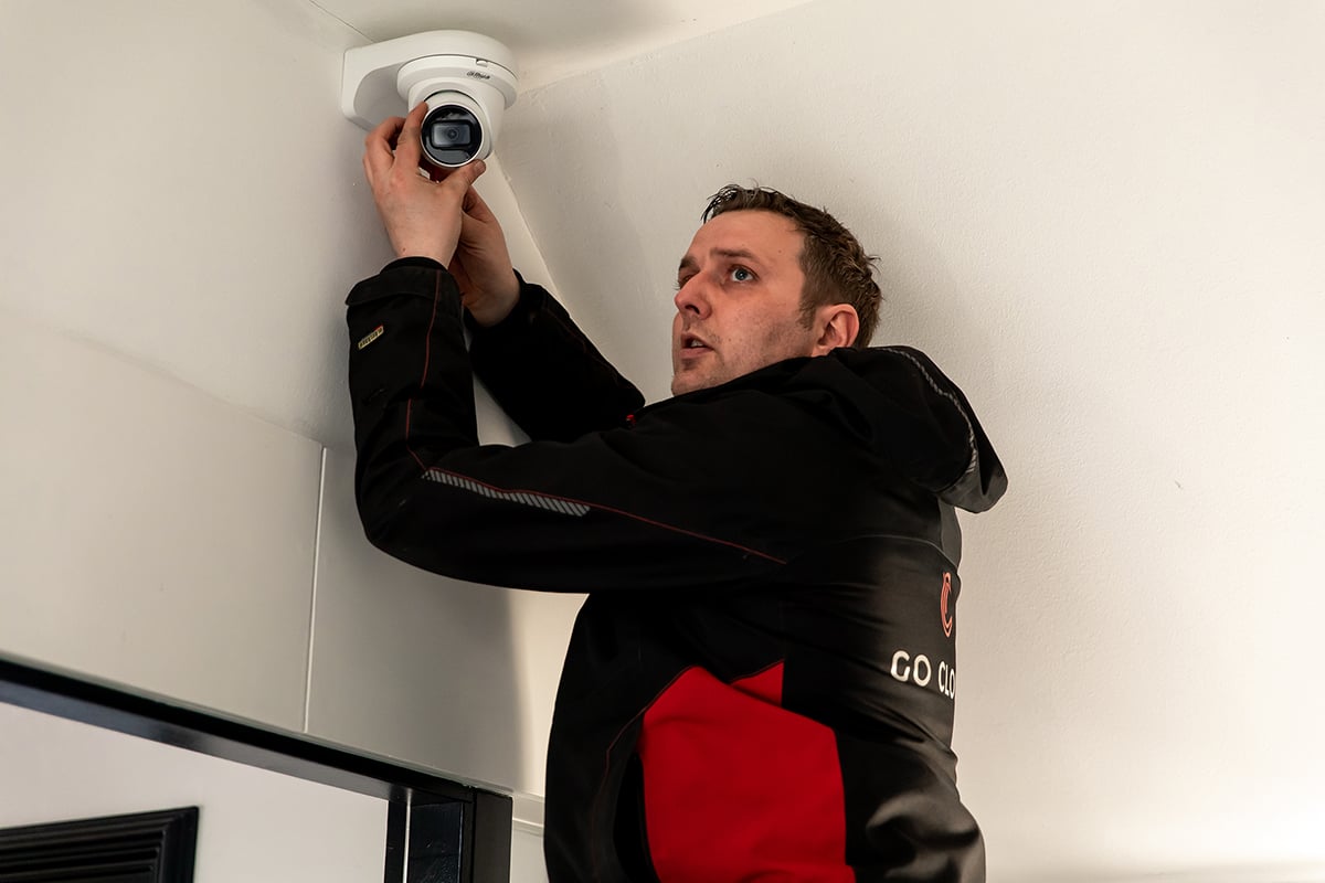 Installatie van camera's binnen in een bedrijf