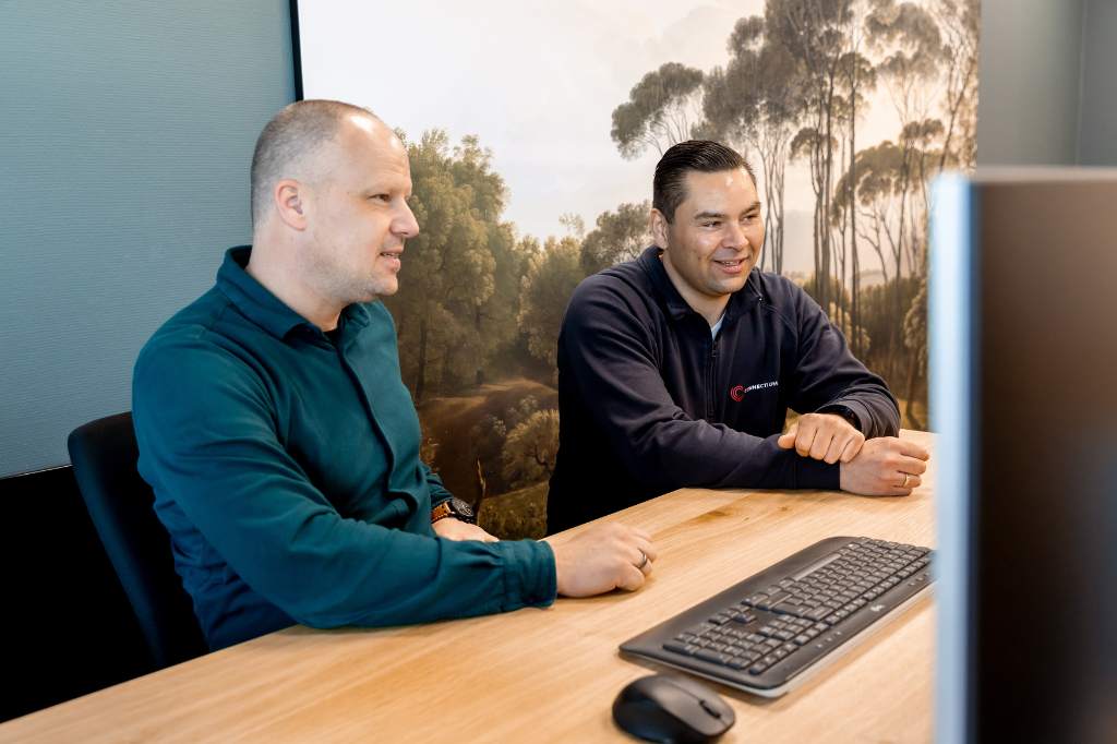 Jos in overleg met Roy van Connectium