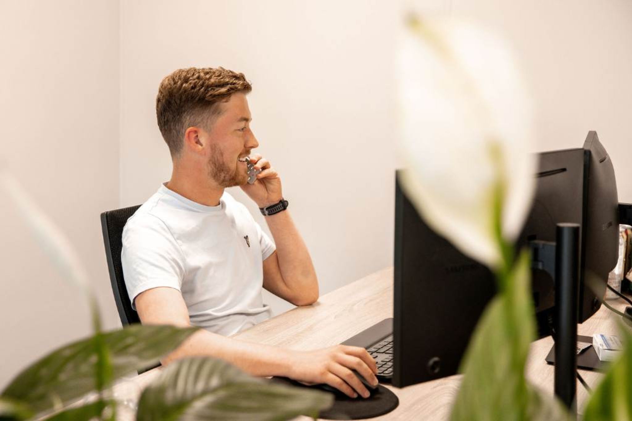 Autoafleveren in contact met klanten 